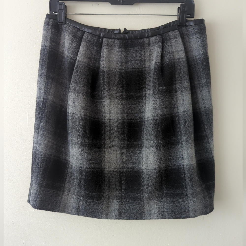 Women's Gap wool and polyester skirt Academia/ preppy plaid size 6